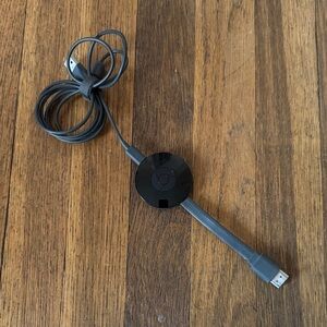 📺 Google Chromecast streaming media device.
